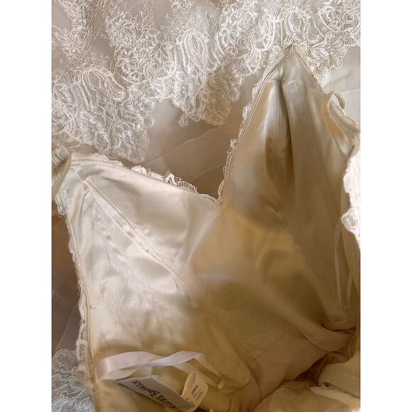 NEW Unaltered ALLURE Bridals Champagne / Ivory 9400 Wedding Ballgown Dress 14 - Picture 11 of 16